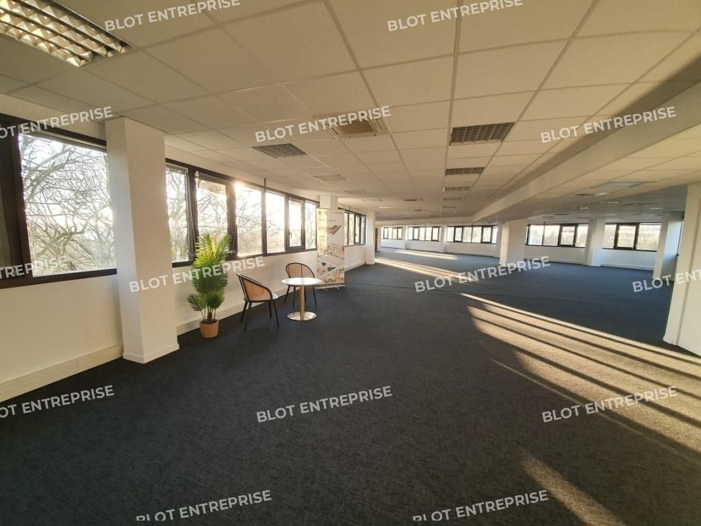 Location bureaux 473 m² non divisibles