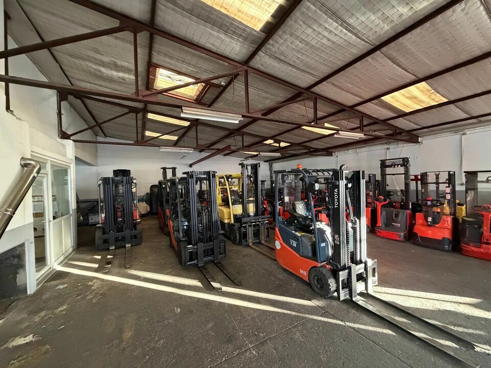 Location local d''activites 332 m² non divisibles