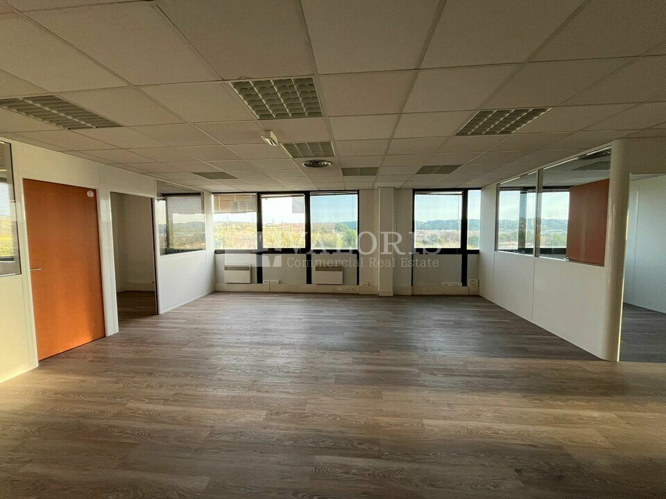 207 m² pour ce bureaux en location à Vitrolles
