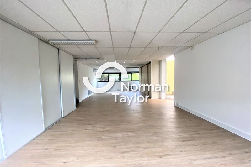 Location bureaux 231 m² non divisibles