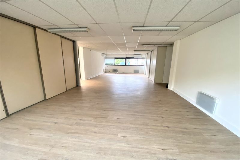 Location bureau - 231 m²