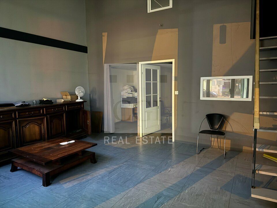 À LOUER – LOCAL COMMERCIAL 85 m² – PLACE DYNAMIQUE / PROXIMITÉ PART-DIEU