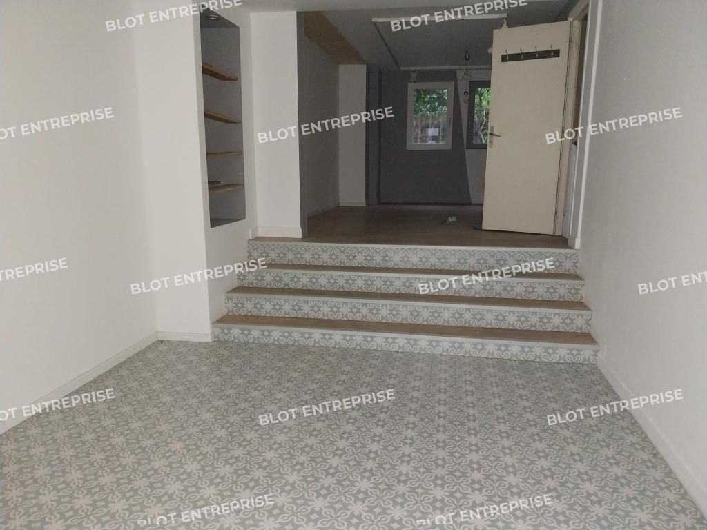 Location local commercial 38 m² non divisibles