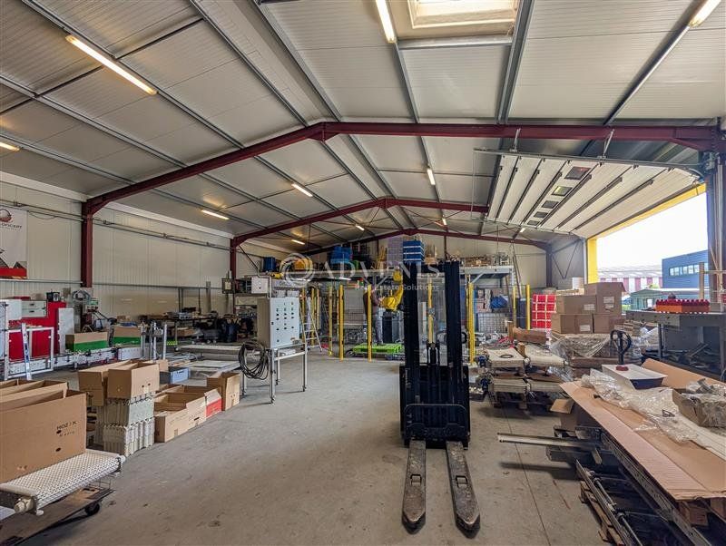 Vente local d''activites 1650 m² non divisibles