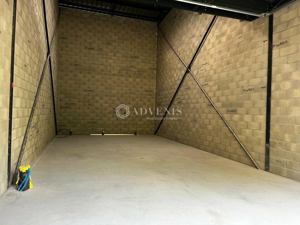 Location local d''activites 224 m² non divisibles