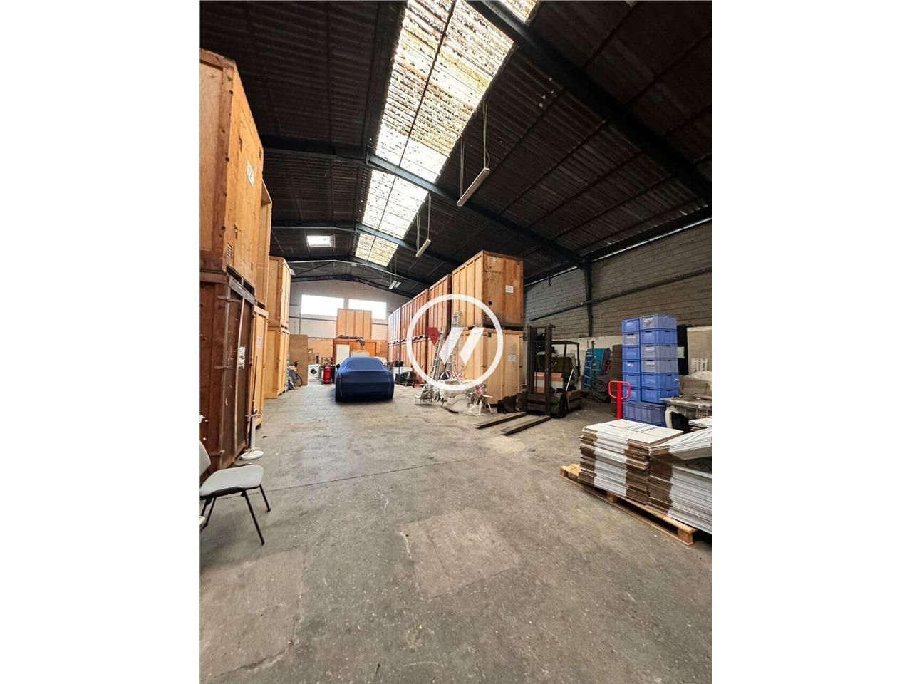 À louer – Entrepôt avec bureaux – Exclusivité