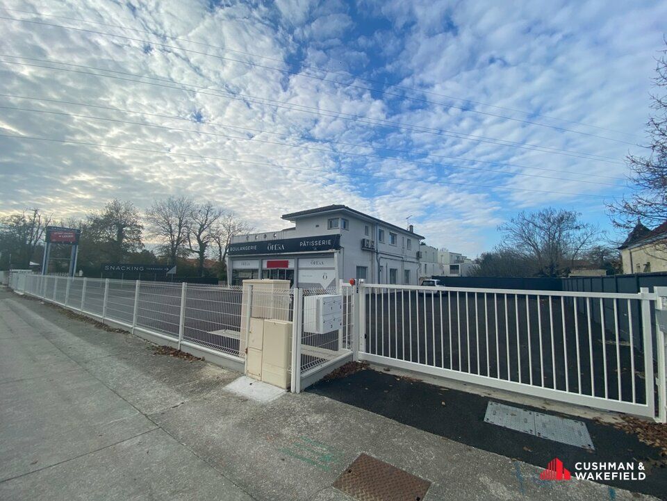 Location local commercial 273 m² non divisibles