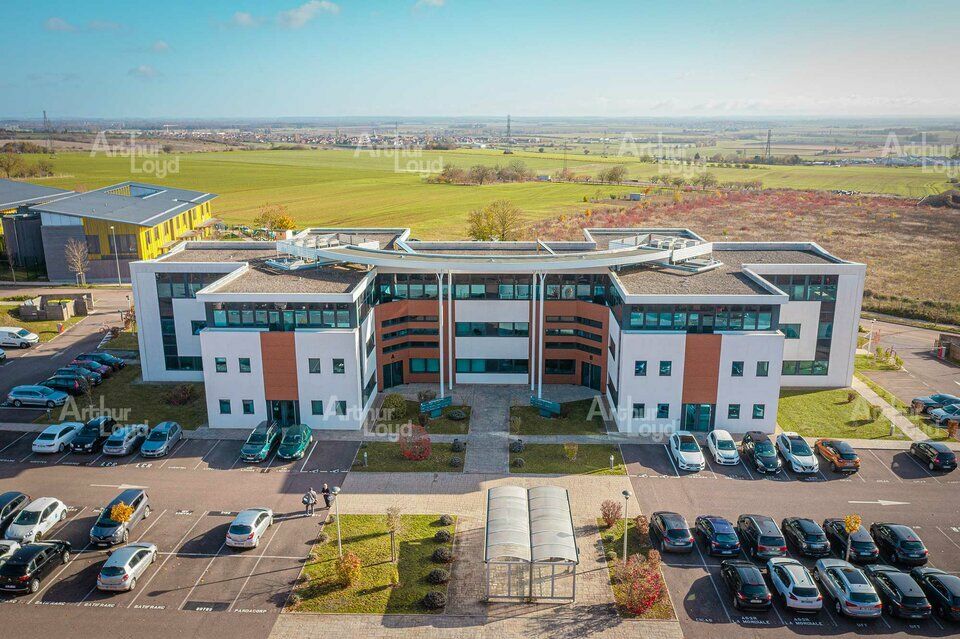 Location bureaux 1132 m² divisibles à partir de 64 m²