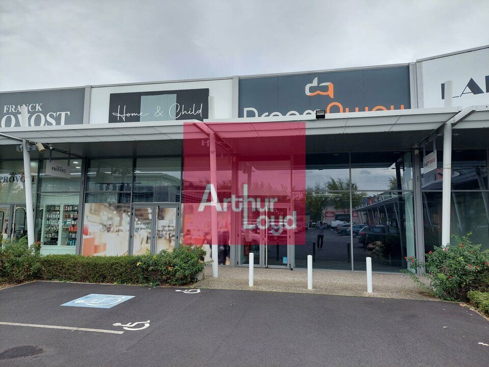 AUBIERE A LOUER LOCAL COMMERCIAL 224 M²