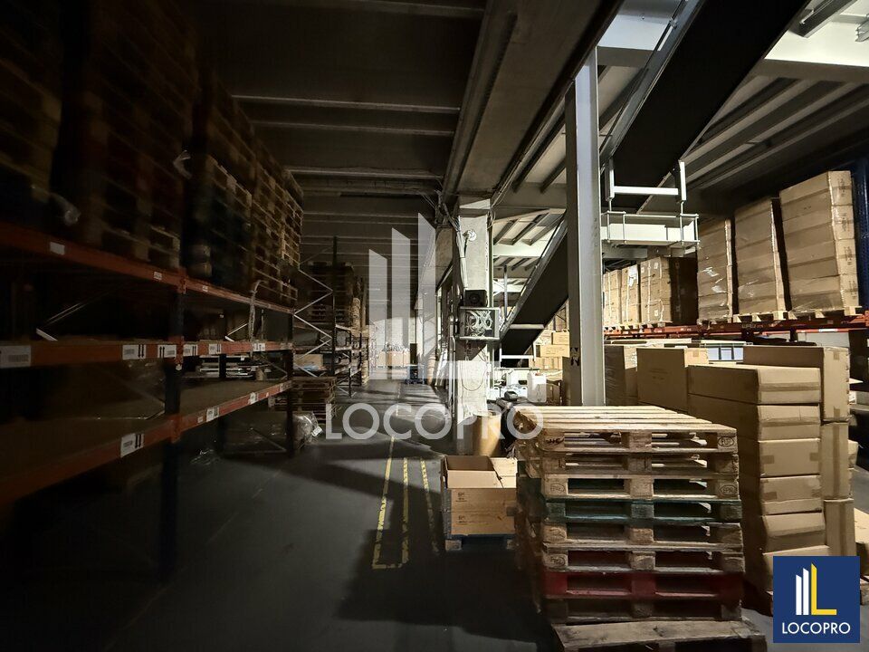 A LOUER - LOCAL D'ACTIVITÉ - 2 600 M2 - VALLAURIS