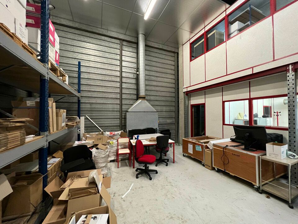 Vente local d''activites 739 m² divisibles à partir de 369.03 m²