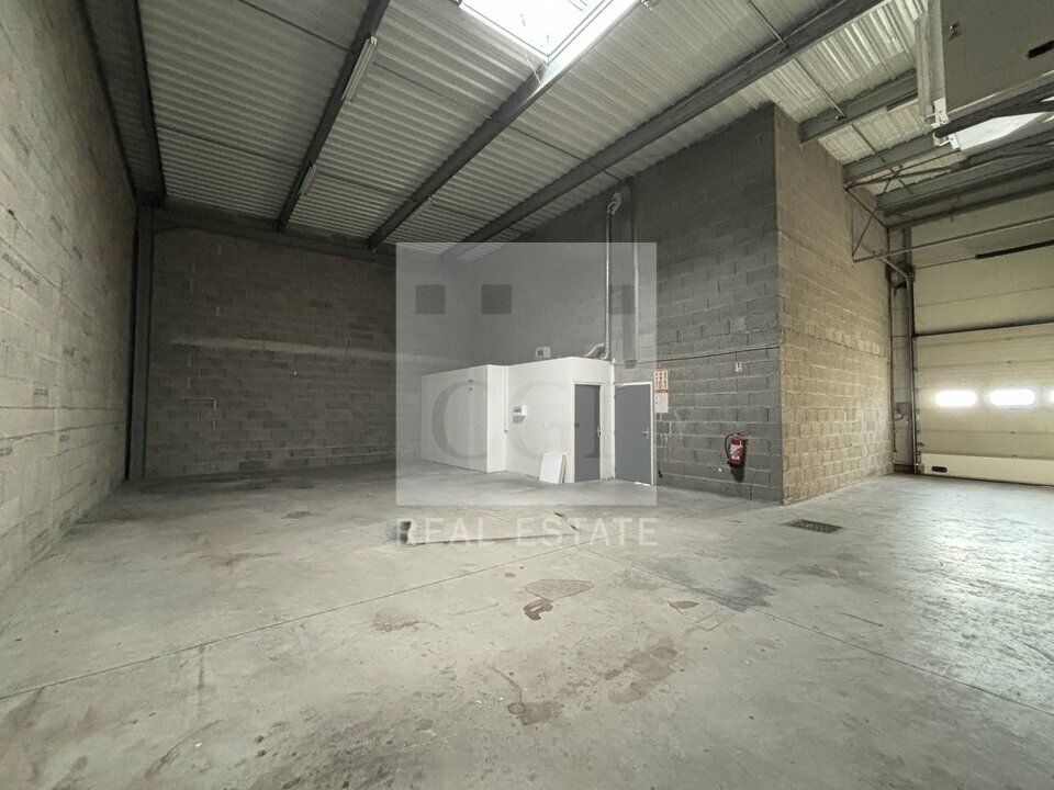 À LOUER – LOCAL MIXTE 282 m² – DÉCINES-CHARPIEU / SECTEUR COMMERCIAL DYNAMIQUE