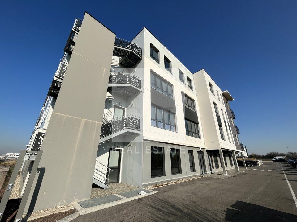 À LOUER – BUREAUX DE 1 054 m²  divisibles – GENAS / PARC EVEREST 1