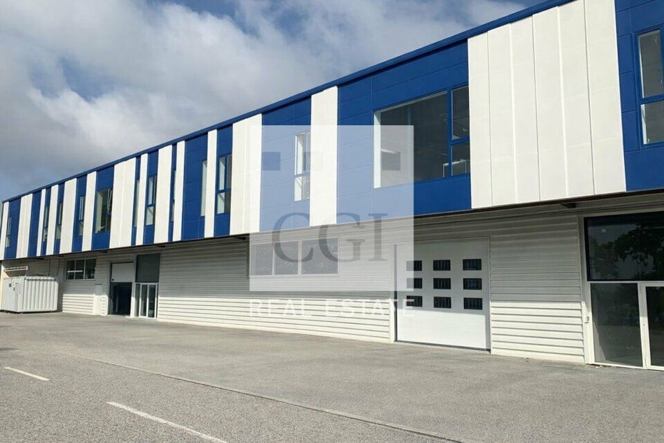 Location local d''activites 1060 m² non divisibles
