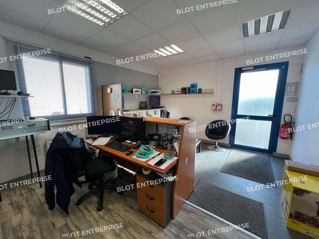 Vente entrepôts 460 m² non divisibles