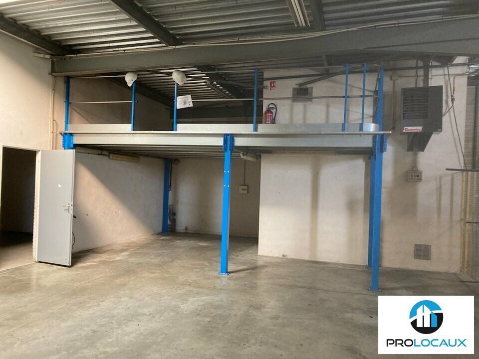 Location local d''activites 1079 m² non divisibles