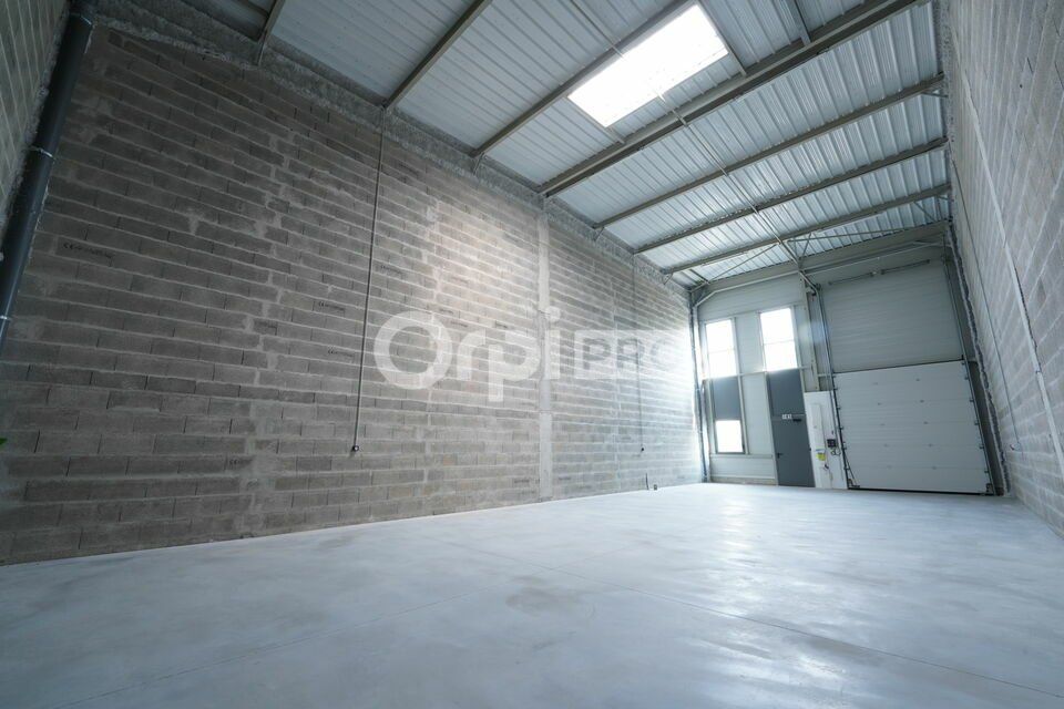 LOCAL D'ACTIVITE A LOUER - 139 m² - MONTLUEL