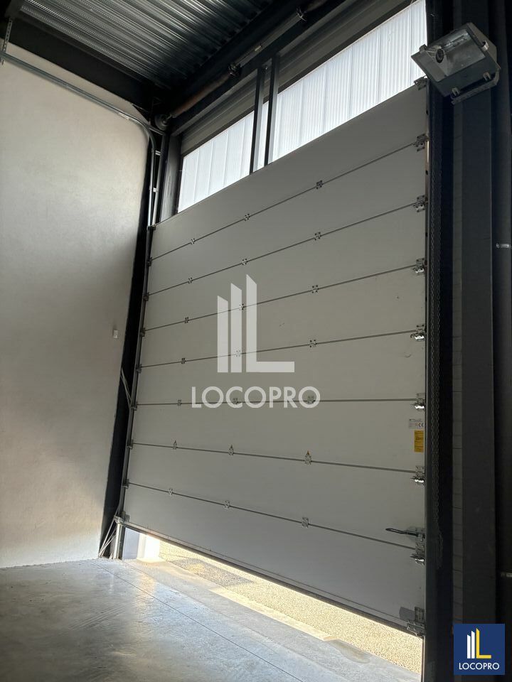 Location local d''activites 90 m² non divisibles