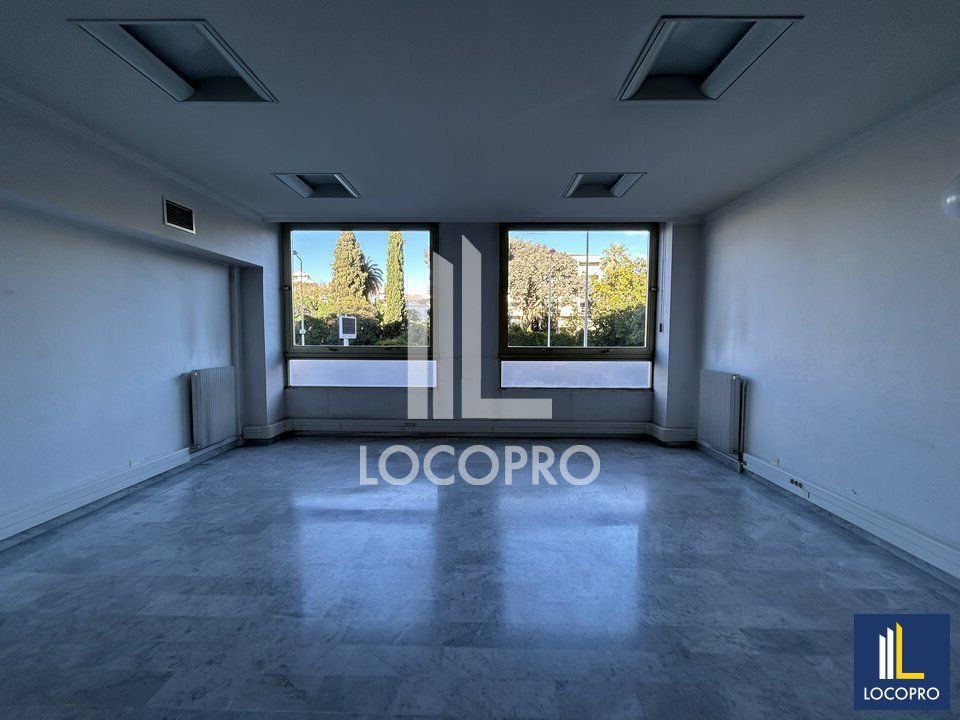 A VENDRE - BUREAUX - 80 M2 - CANNES