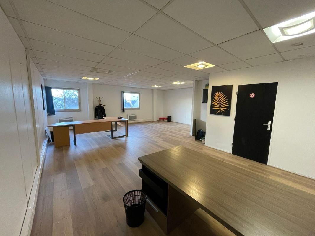 Location bureaux 65 m² non divisibles