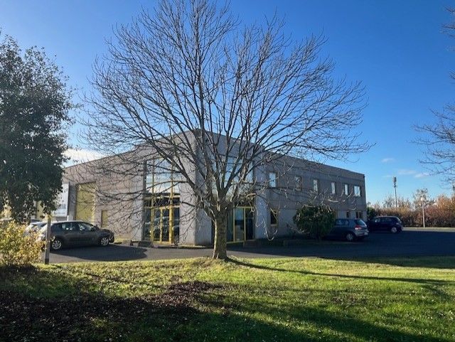 Location entrepôts 720 m² non divisibles