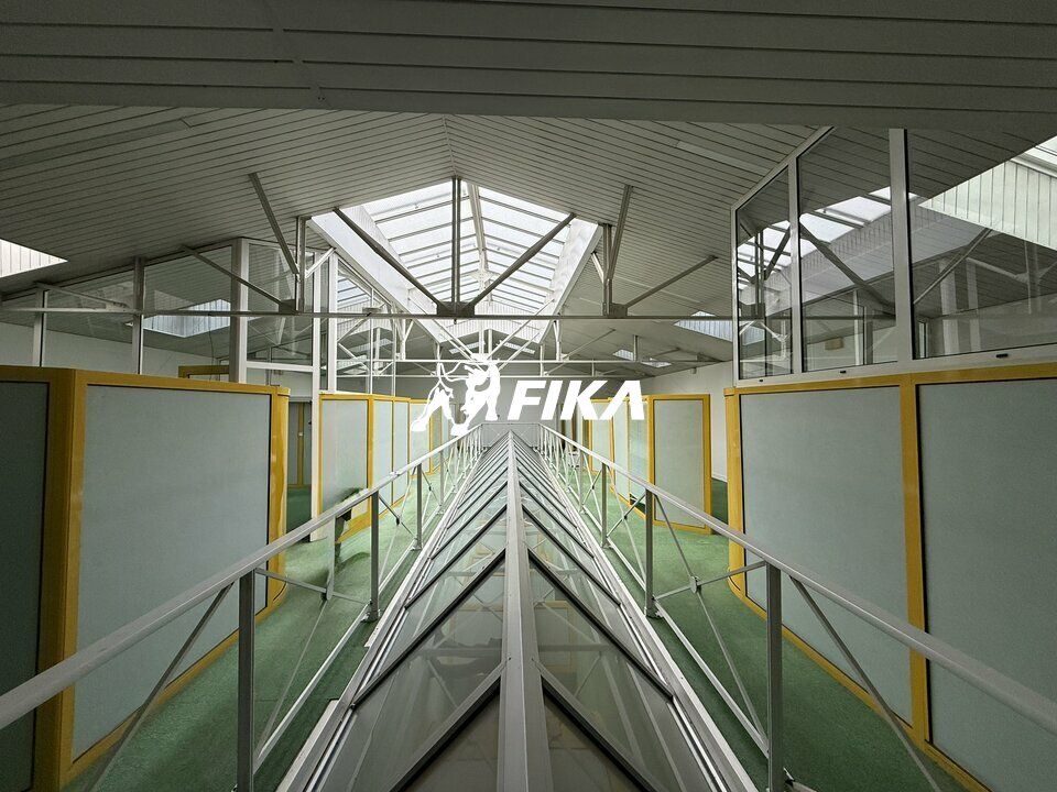 Location bureaux 185.36 m² non divisibles