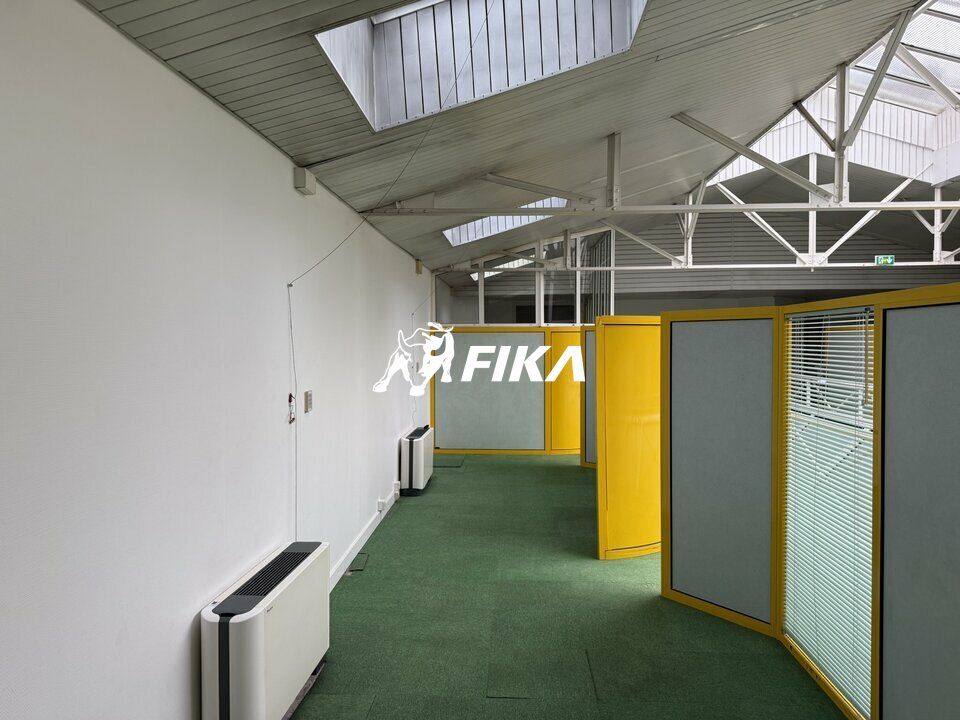 A LOUER - BUREAUX 185 m² - (33000) - BORDEAUX