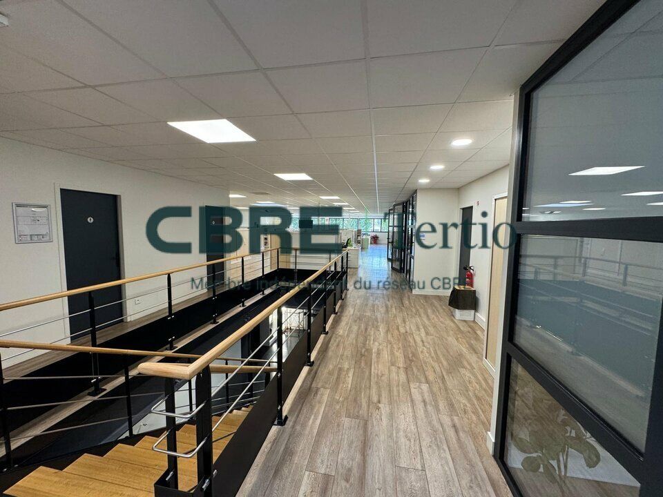 Location bureaux 900 m² non divisibles