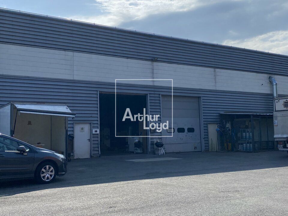 LISSES - ENTREPOT A LOUER