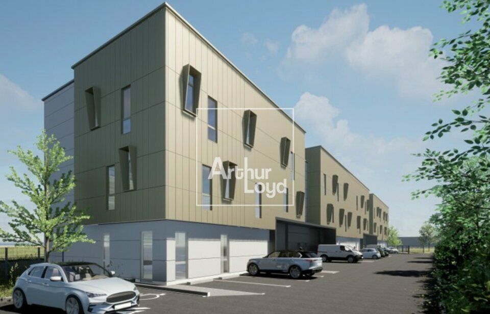 Vente local d''activites 2324 m² divisibles à partir de 227 m²
