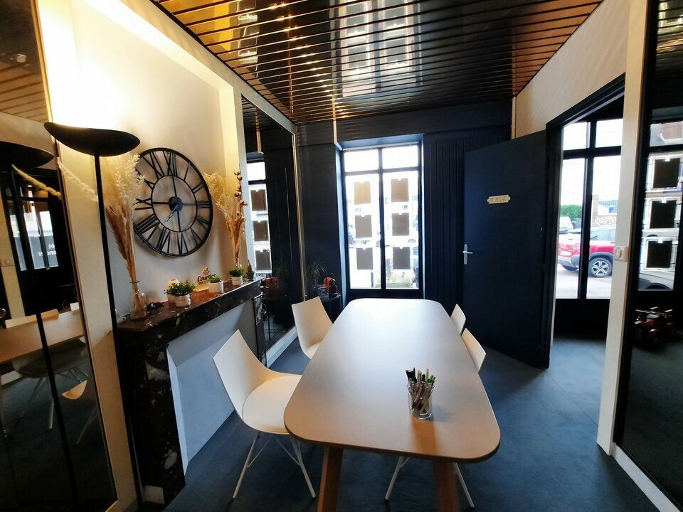 A LOUER OU A VENDRE - VISIBILITE AXE PASSANT.