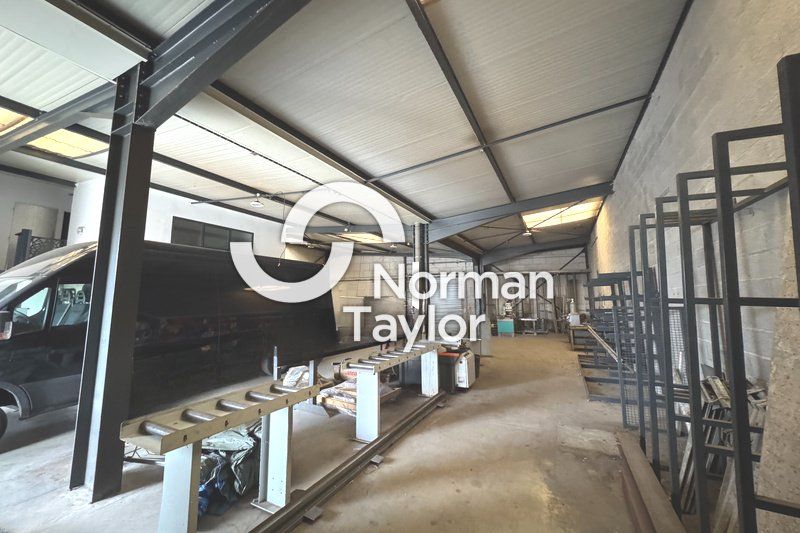 Local d'activité de 600m2 environ à louer sur Montpellier OUEST 