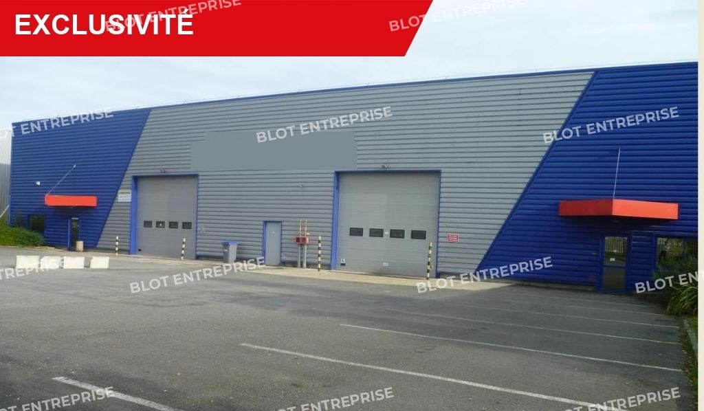 Location entrepôts 1080 m² non divisibles