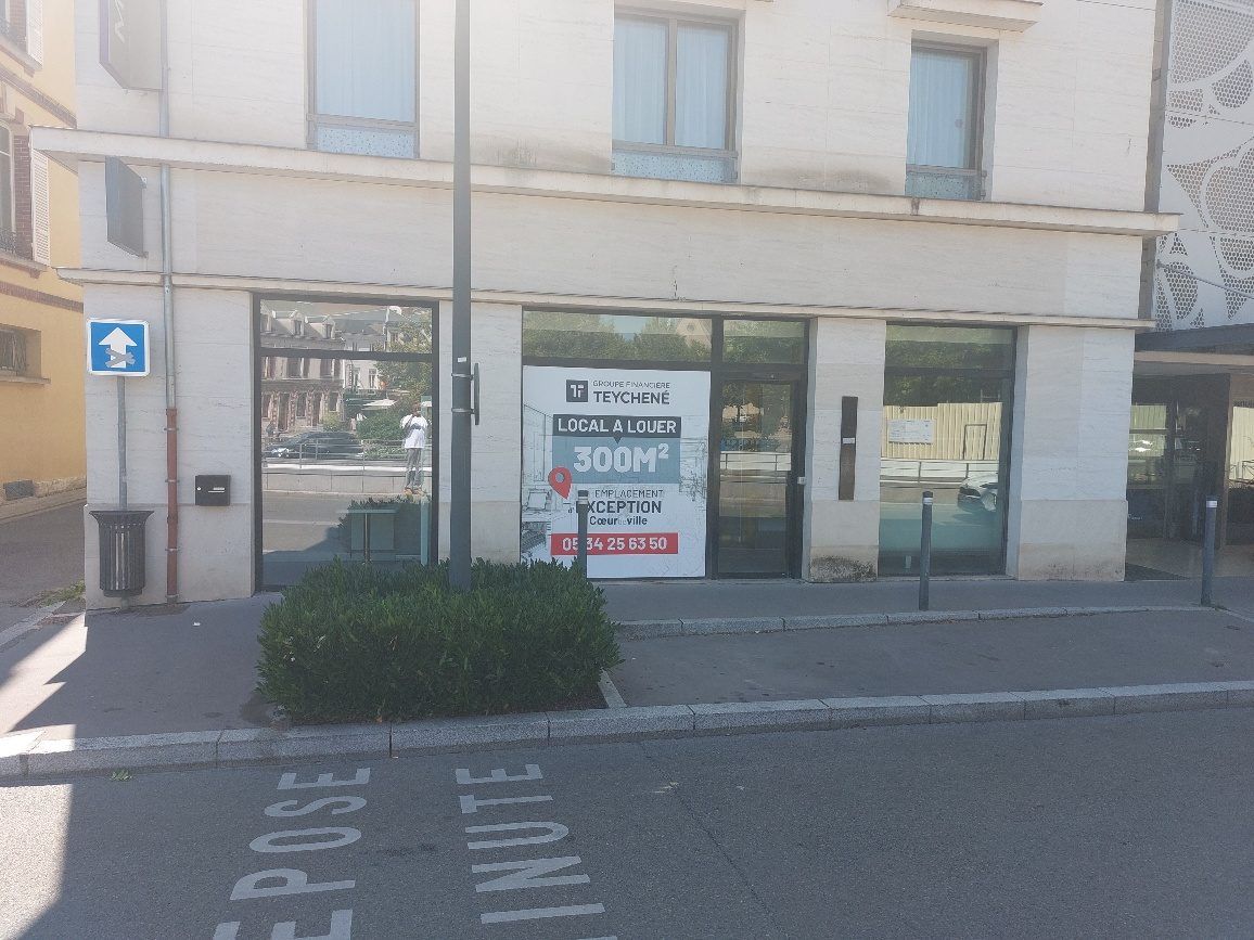 Location local commercial 283 m² à Chartres