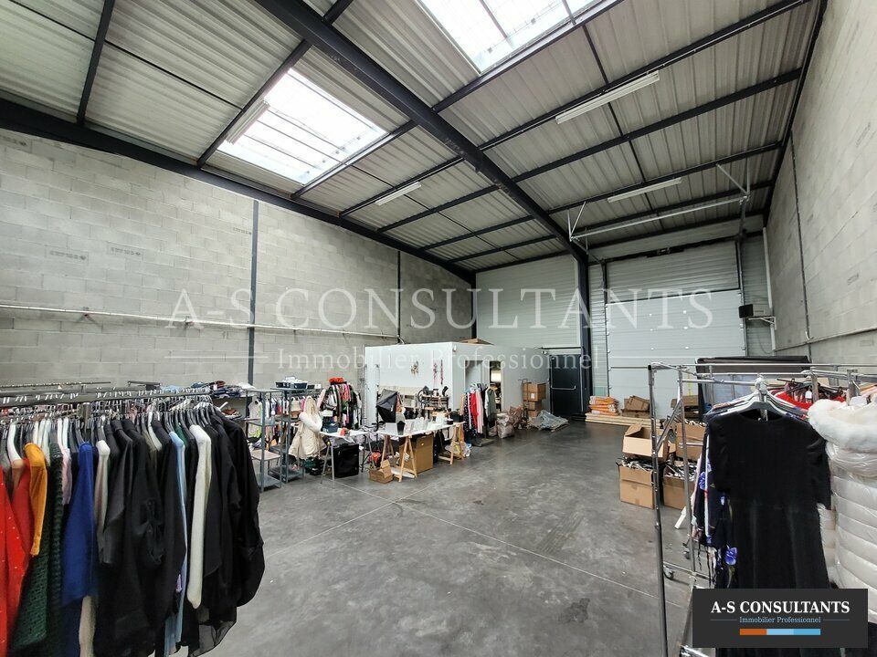 Location local d''activites 150 m² non divisibles