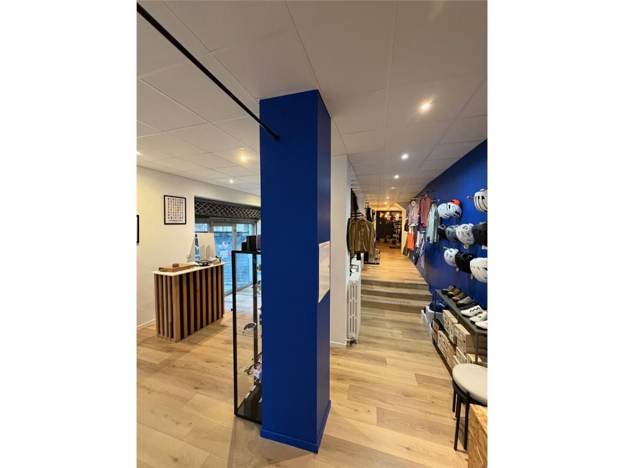 local commercial d'angle d'environ 109 m² refait à neuf limoges centre-ville