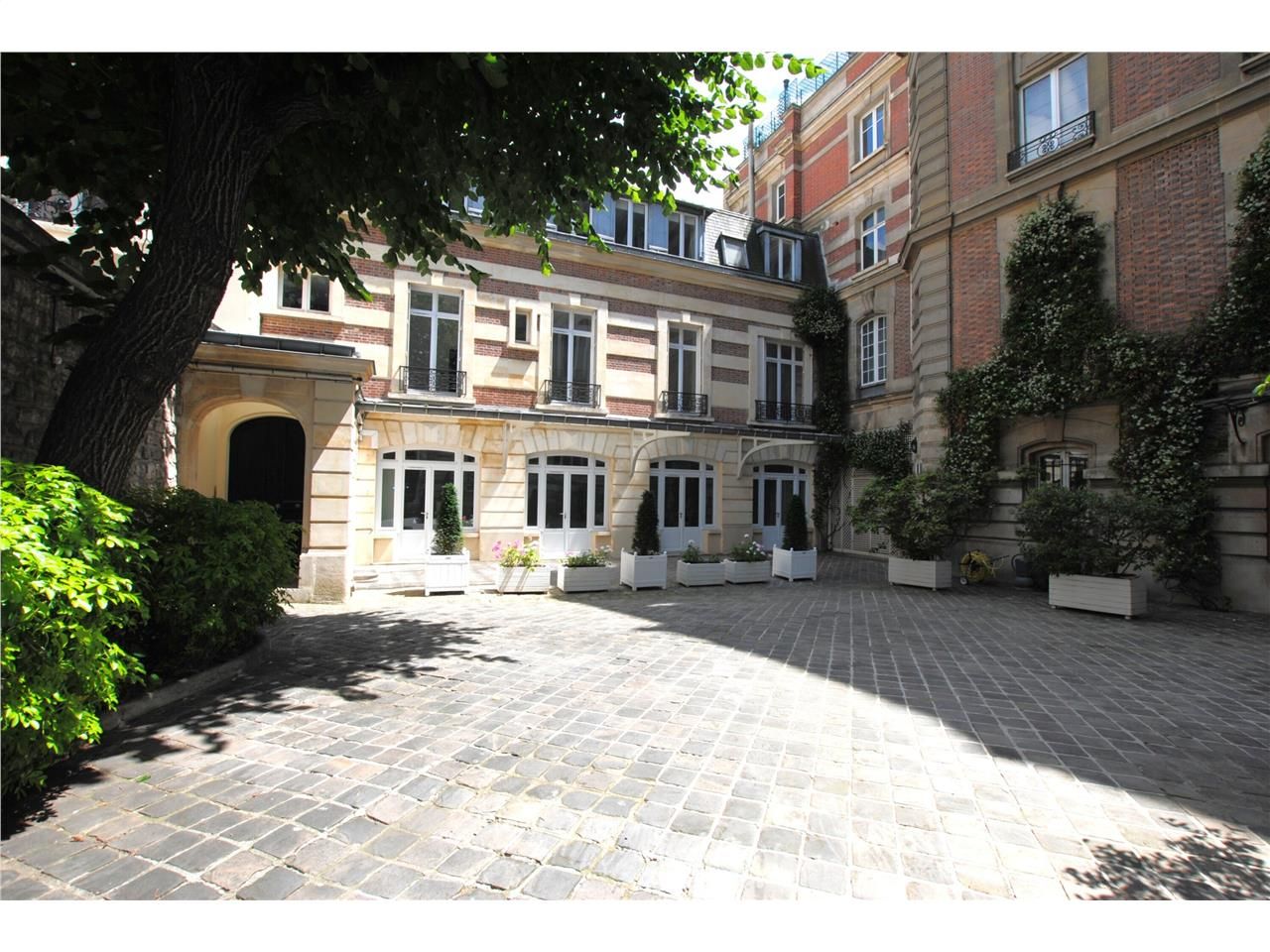 Location bureaux 70 m² non divisibles