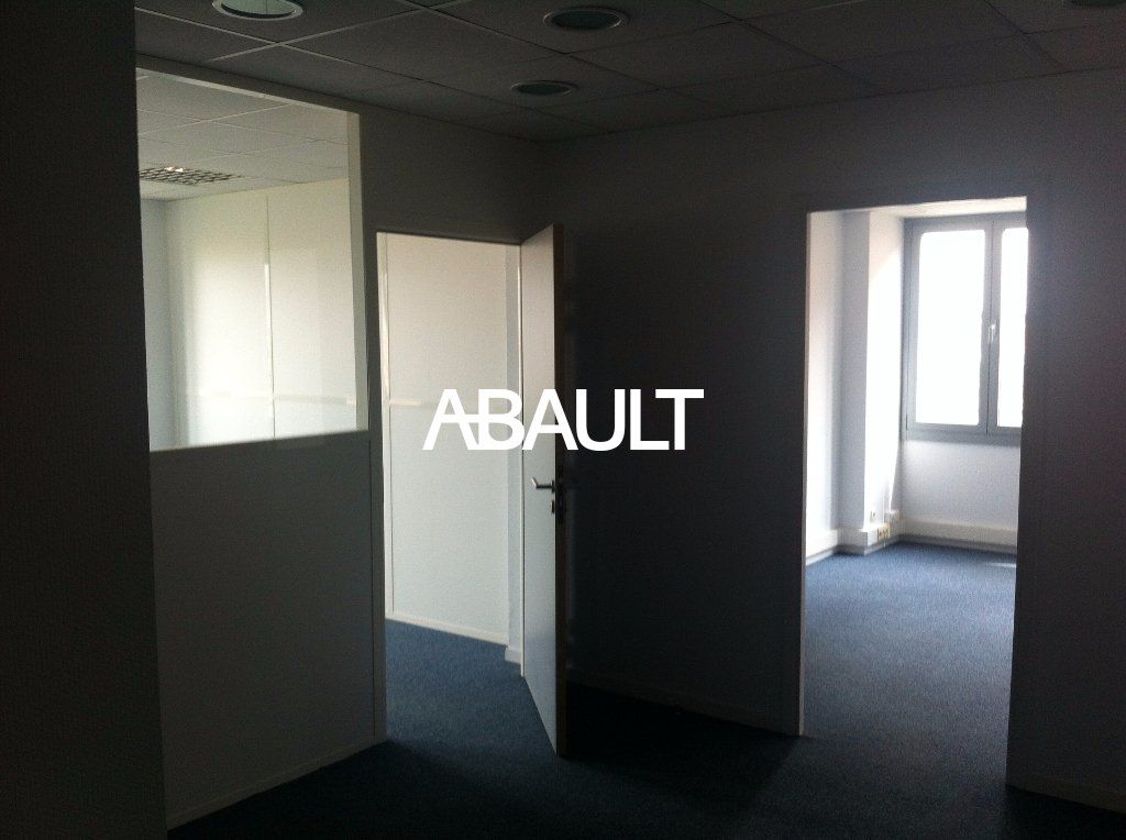 Location bureaux 80 m² non divisibles