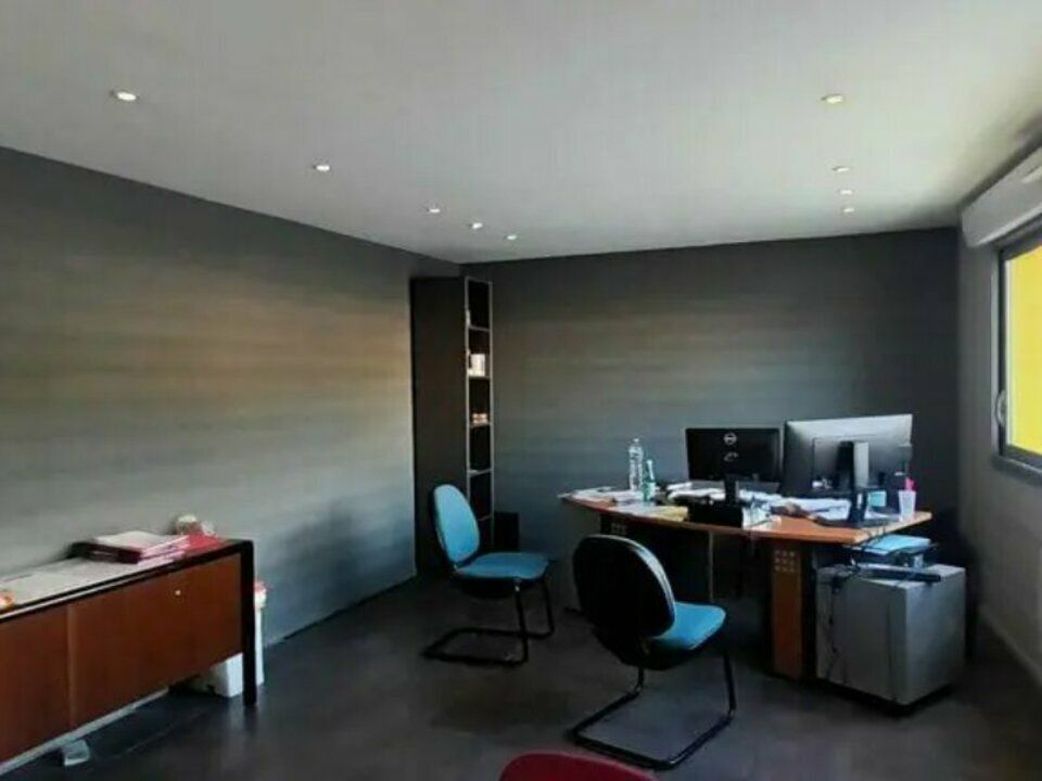 Bureaux-stockage à louer 190 m² au Havre (76600)