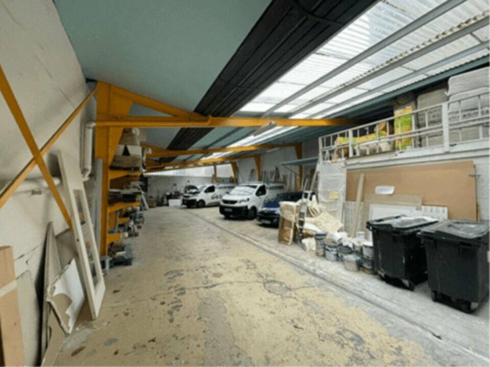 Vente local d''activites 260 m² non divisibles