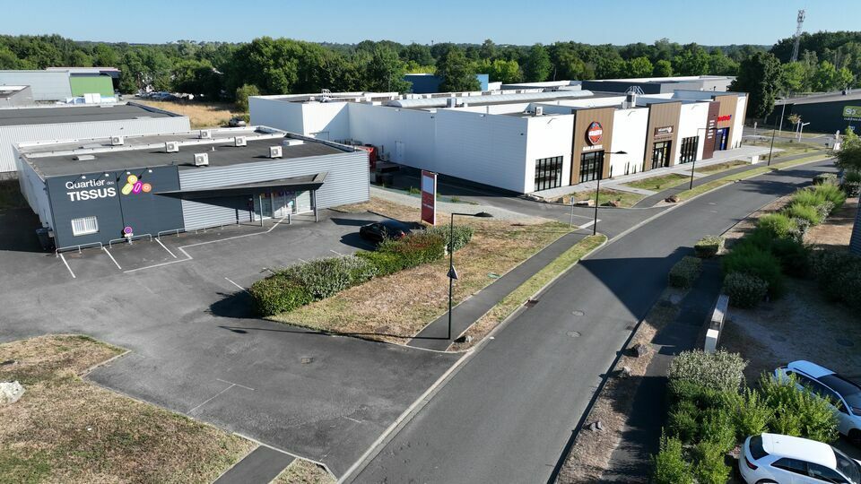 A VENDRE - LOCAL COMMERCIAL MULSANNE 