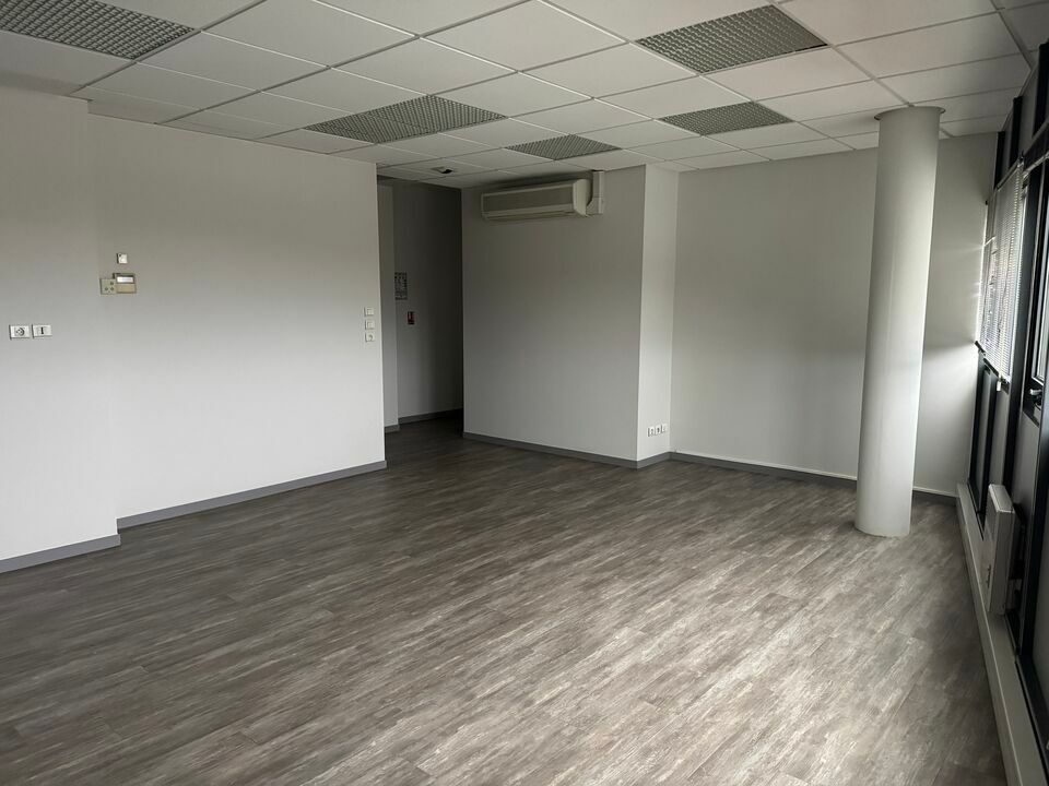 TOURS HYPER CENTRE JEAN JAURES - A VENDRE BUREAUX DE 77 M² 2 PARKINGS