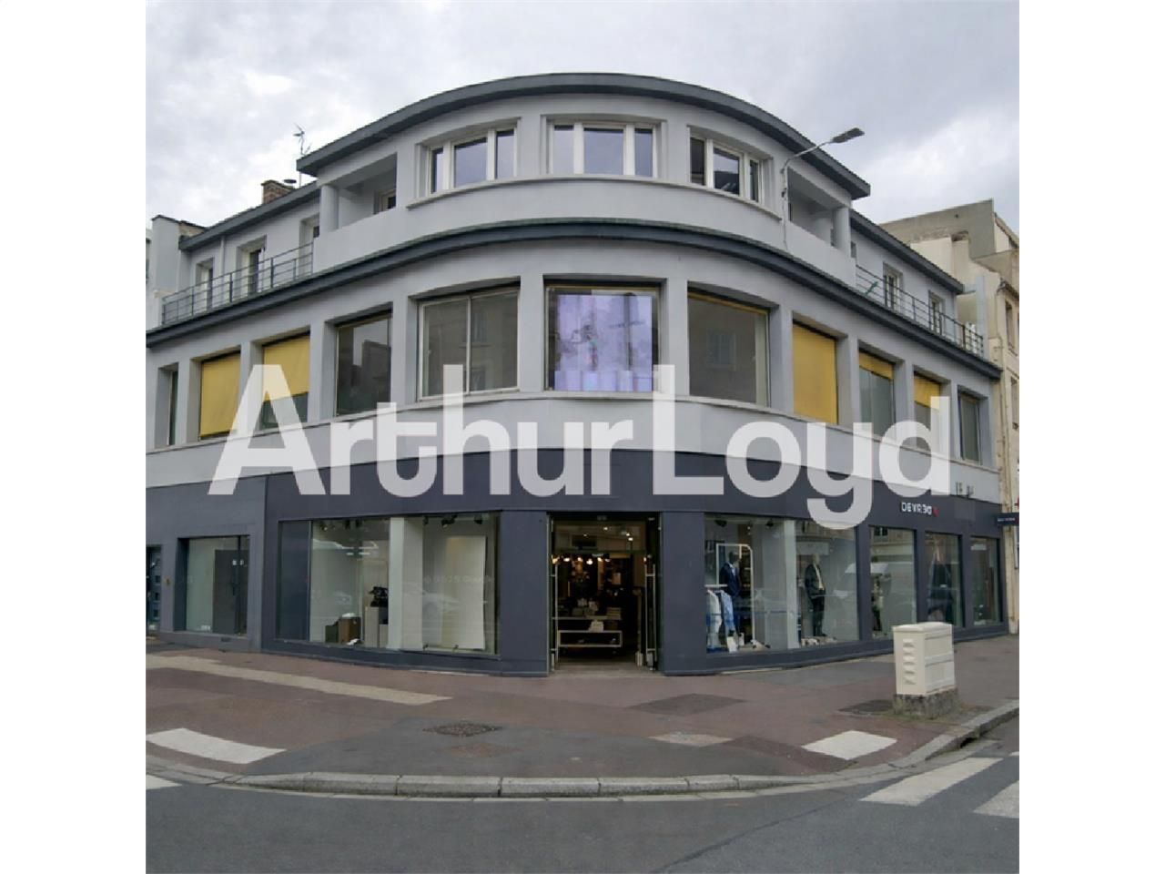 Location local commercial 169.00 m² à CAEN