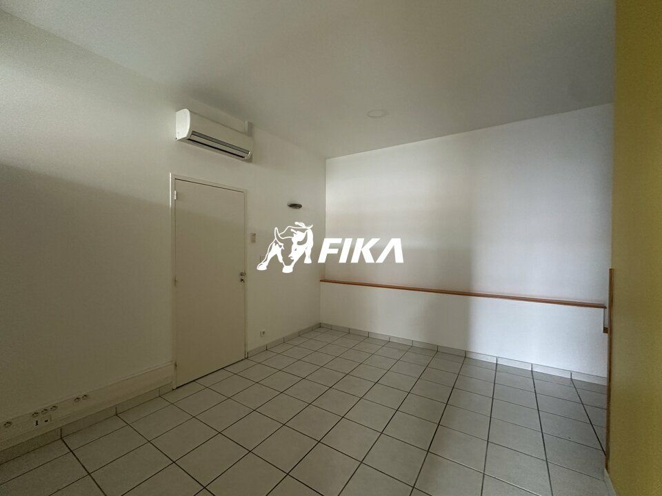 A VENDRE LOCAL COMMERCIAL 82 m² (31200) TOULOUSE