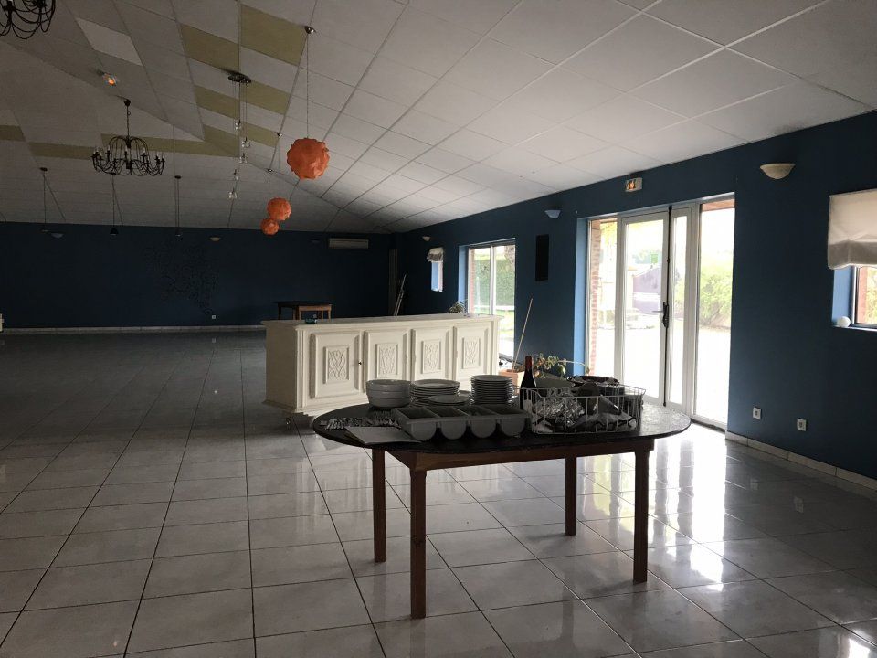 Vente local commercial 400 m² à ESCALQUENS