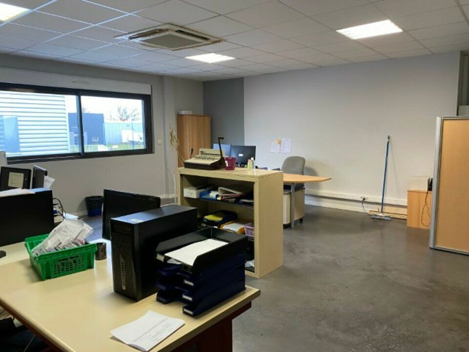 Location bureaux 193 m² à LAUNAGUET