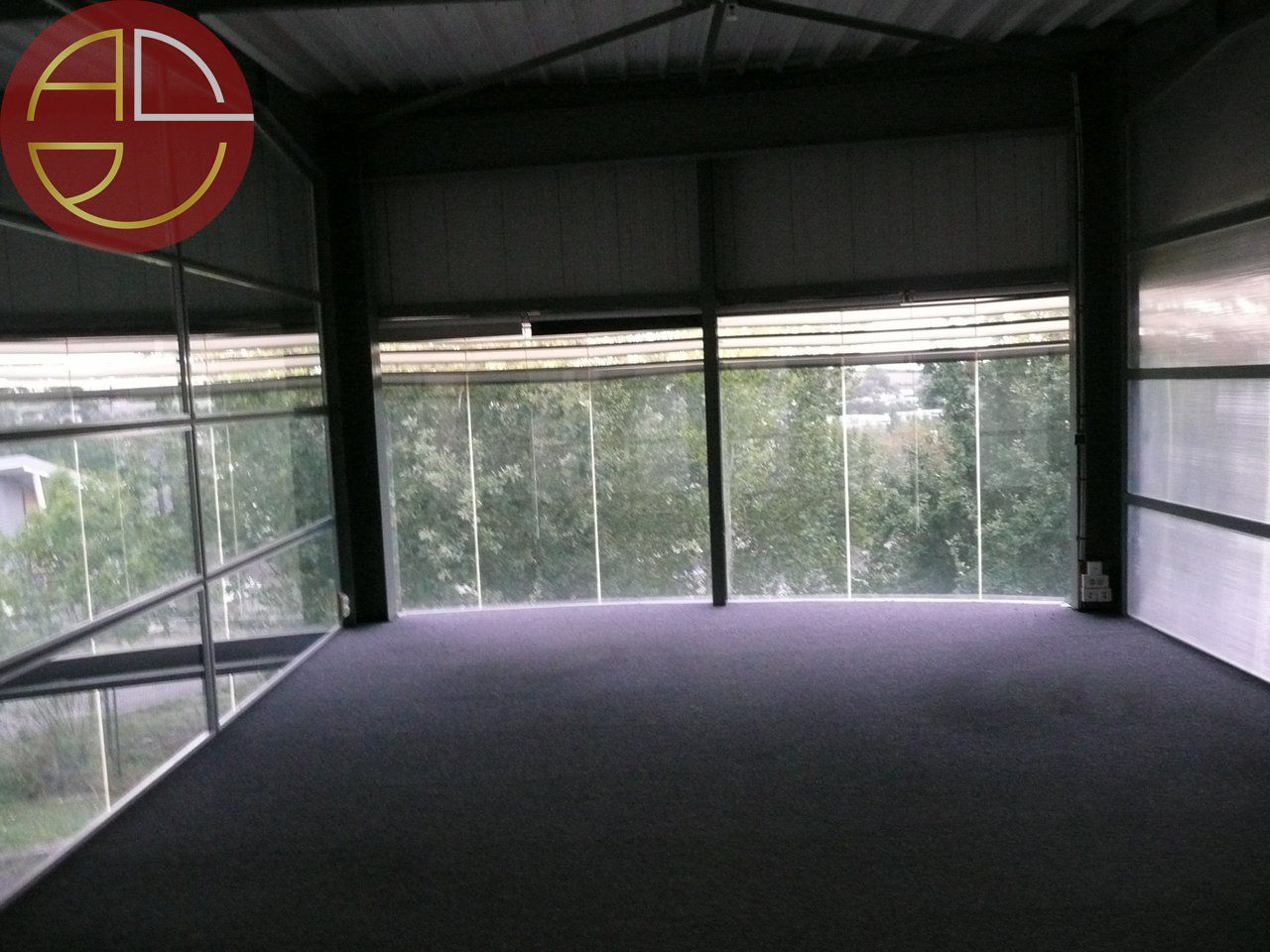 Location bureaux 350 m² à Saint jean