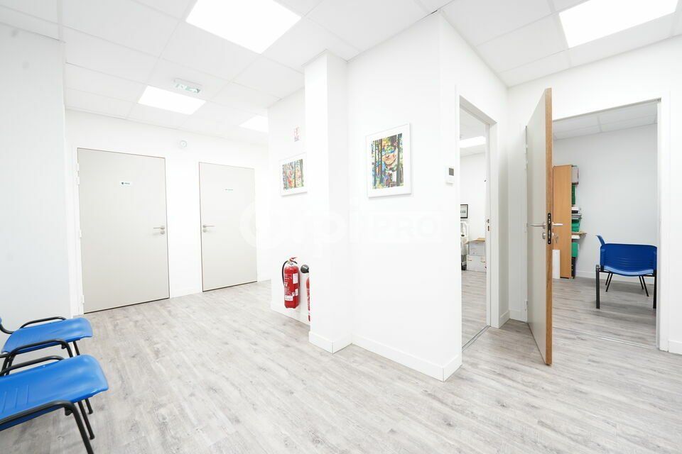 Location local professionnel 120 m² non divisibles