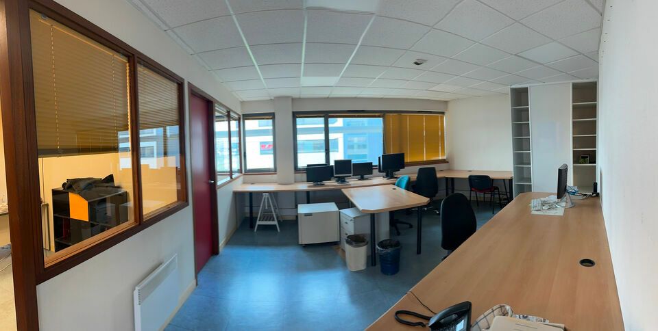 Plateau de bureaux de 130 m² – Port de commerce de Brest, bureaux aménagés avec parkings privatifs