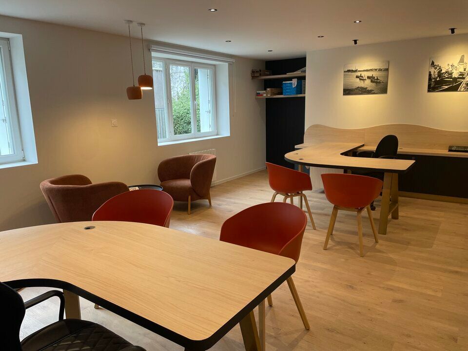  A LOUER - BUREAU -PORT DE COMMERCE 